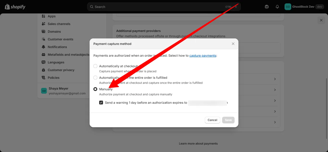 The Payment capture method dialog with the Manually option selected